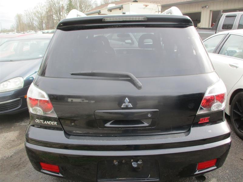 Mitsubishi Outlander SE 2WD 2006