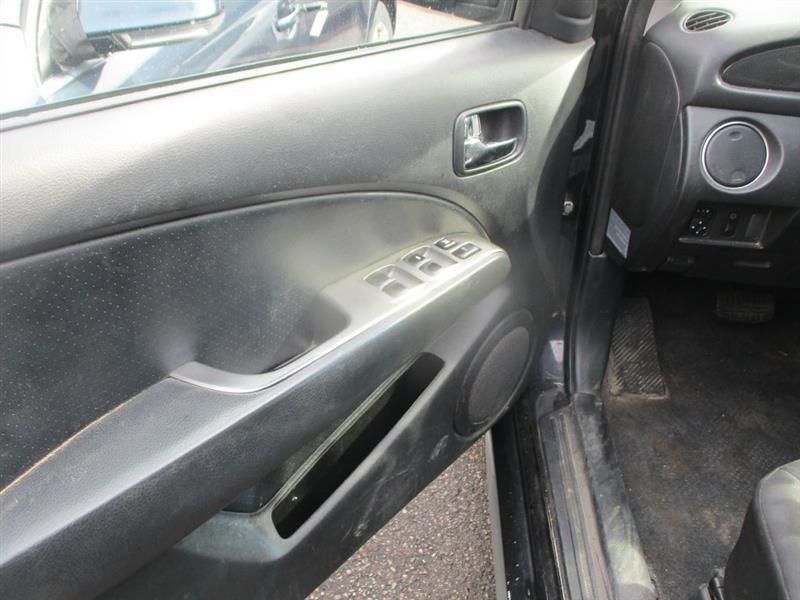 Mitsubishi Outlander SE 2WD 2006