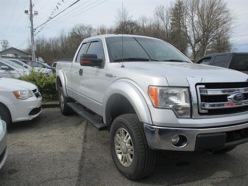Ford F-150 XL SuperCab 8-ft. Bed 4WD 2013