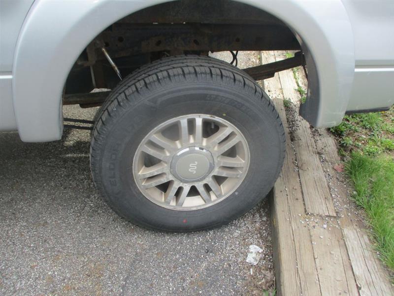 Ford F-150 XL SuperCab 8-ft. Bed 4WD 2013