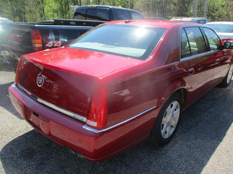 Cadillac DTS Sedan 2007