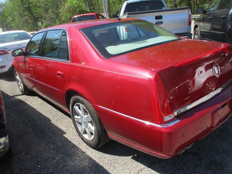 Cadillac DTS Sedan 2007