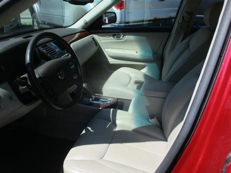 Cadillac DTS Sedan 2007