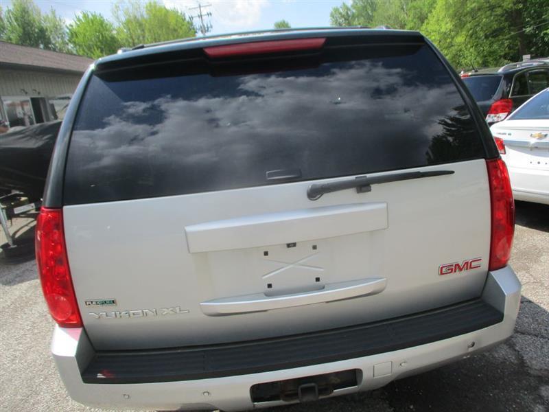 GMC Yukon XL  2012