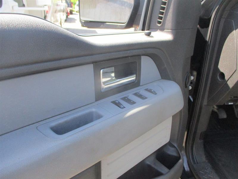 Ford F-150 XL SuperCrew 5.5-ft. Bed 4WD 2013