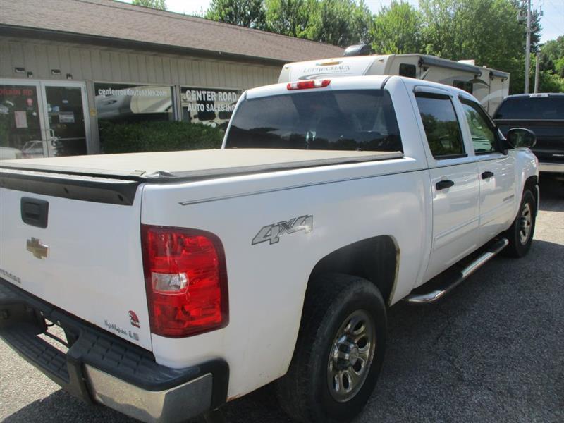 Chevrolet Silverado 1500 LS Crew Cab Short Box 4WD 2011