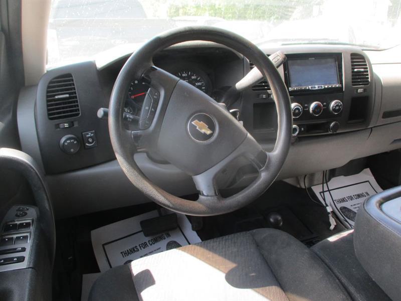 Chevrolet Silverado 1500 LS Crew Cab Short Box 4WD 2011