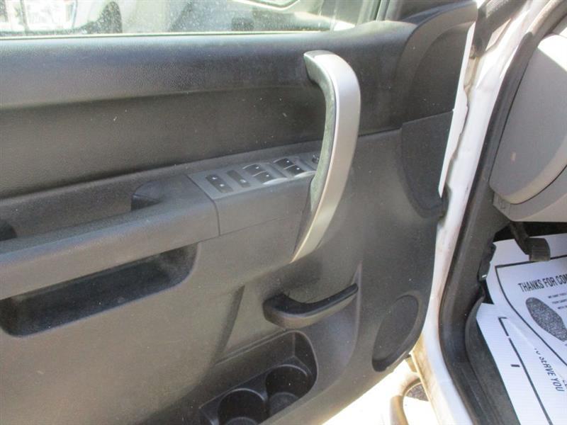 Chevrolet Silverado 1500 LS Crew Cab Short Box 4WD 2011