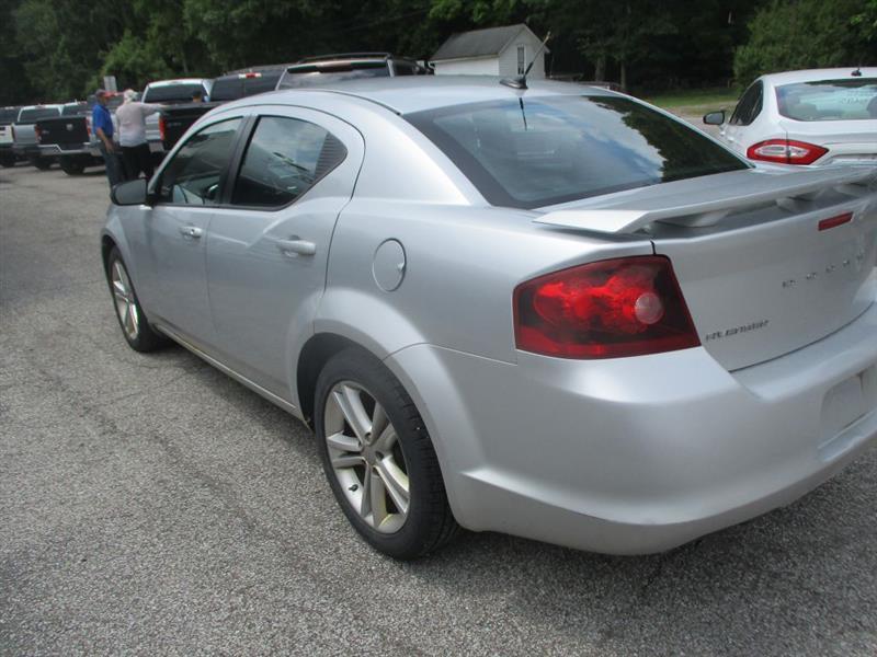 Dodge Avenger SE 2012