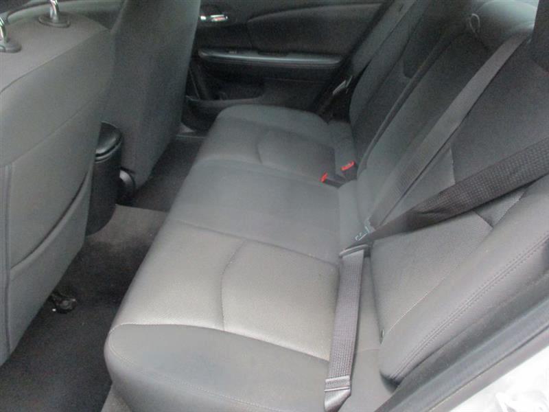 Dodge Avenger SE 2012