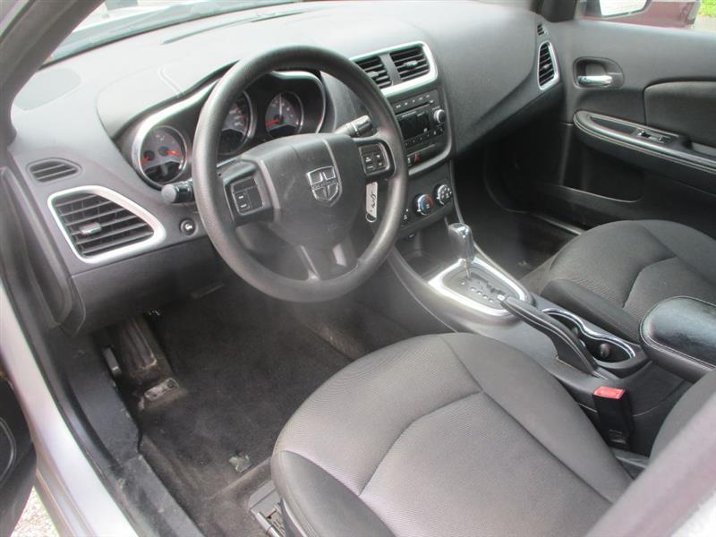 Dodge Avenger SE 2012