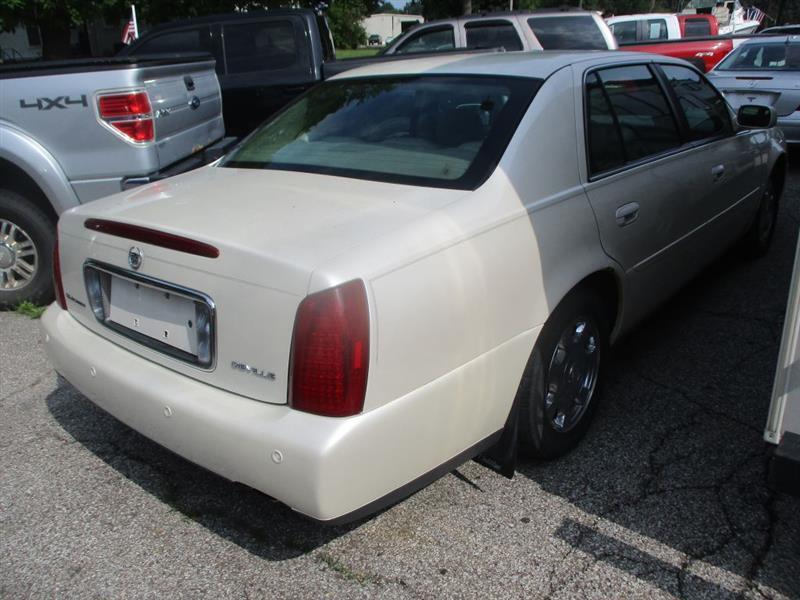 Cadillac DeVille Sedan 2002
