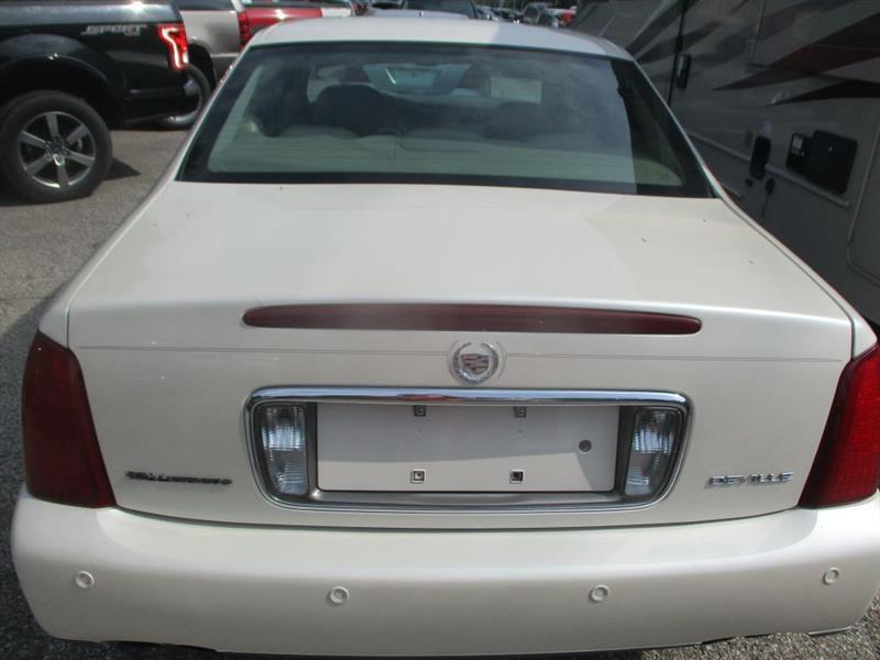 Cadillac DeVille Sedan 2002