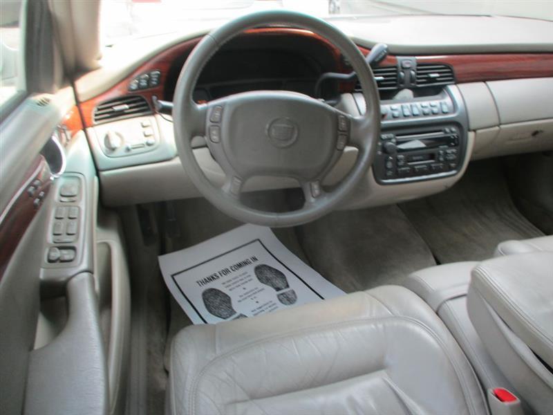 Cadillac DeVille Sedan 2002