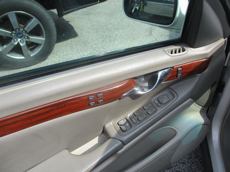 Cadillac DeVille Sedan 2002
