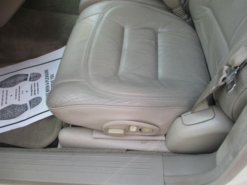 Cadillac DeVille Sedan 2002