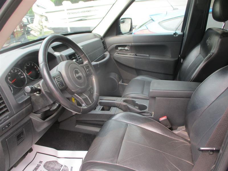 Jeep Liberty Sport 4WD 2012