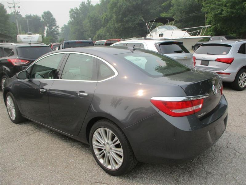 Buick Verano Base 2013