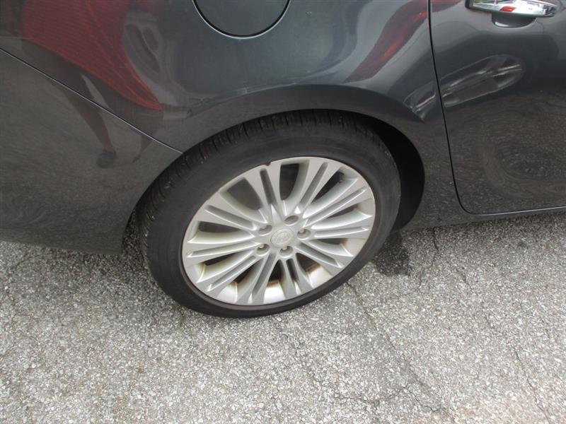 Buick Verano Base 2013