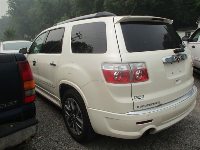 GMC Acadia Denali AWD 2011
