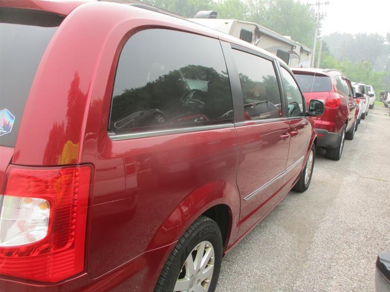 Chrysler Town & Country Touring 2013