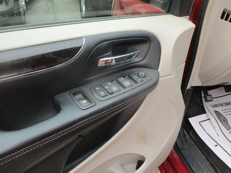 Chrysler Town & Country Touring 2013