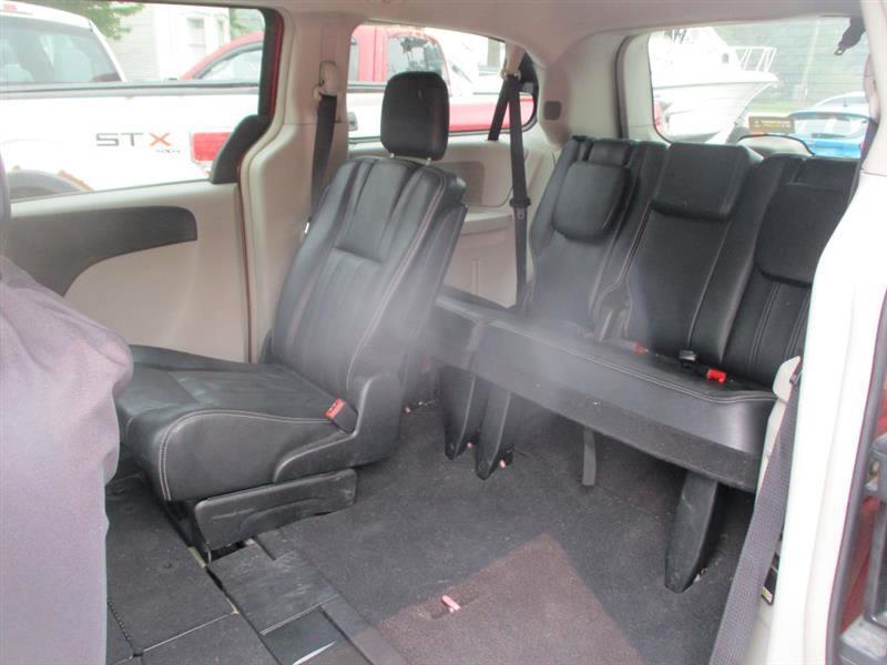 Chrysler Town & Country Touring 2013