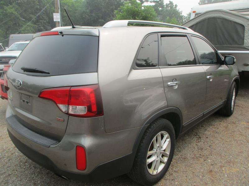 Kia Sorento LX 2WD 2014