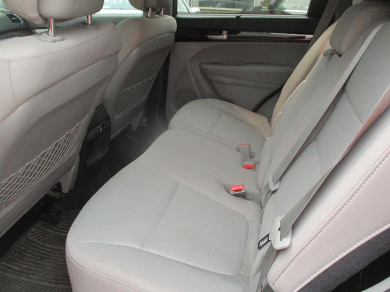 Kia Sorento LX 2WD 2014