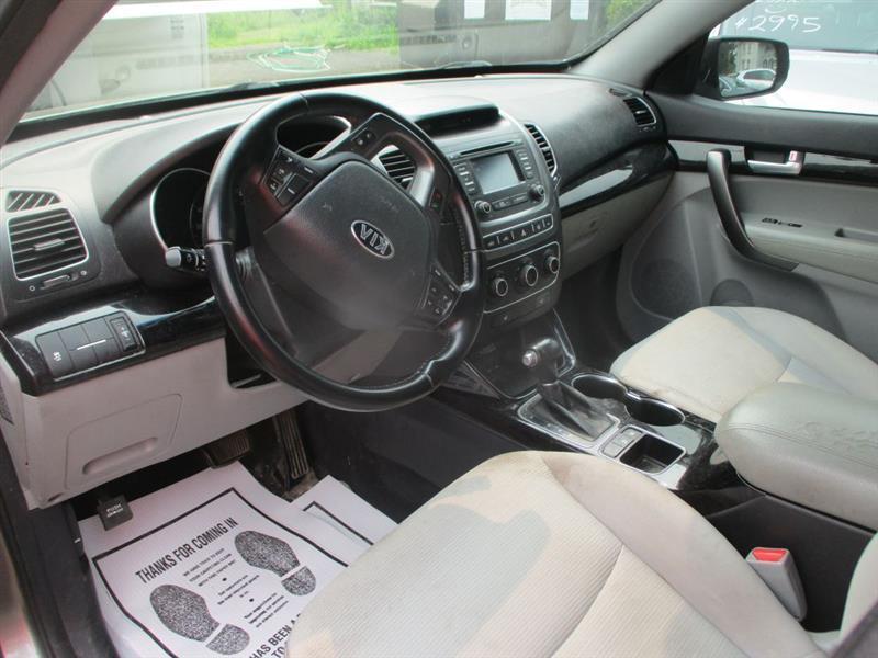 Kia Sorento LX 2WD 2014