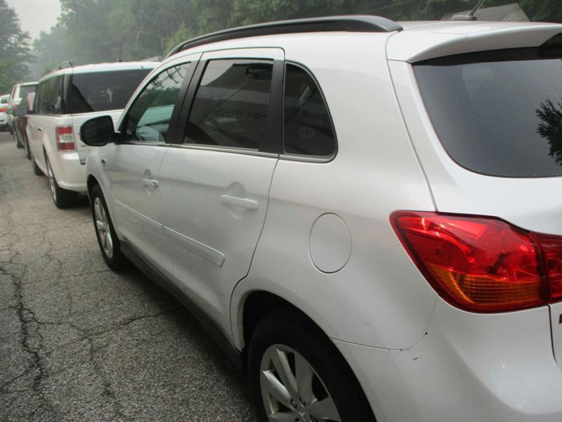 Mitsubishi Outlander Sport SE 2WD 2015