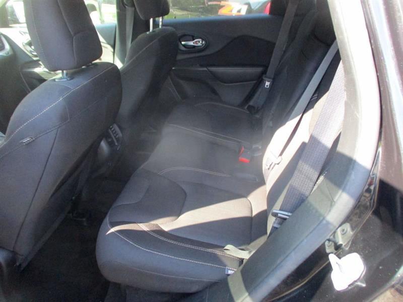 Jeep Cherokee Latitude FWD 2016