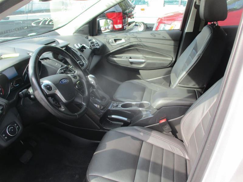 Ford Escape Titanium 4WD 2016