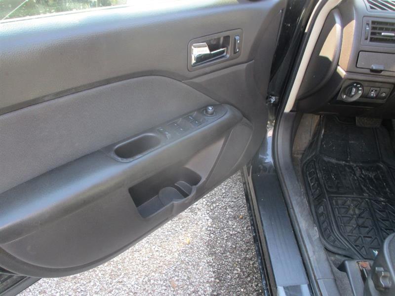 Ford Fusion I4 SE 2011