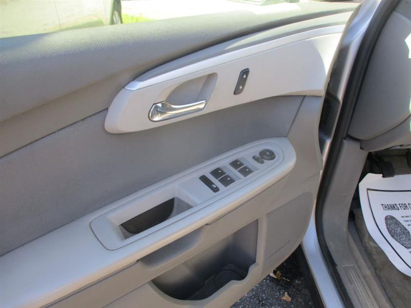 Chevrolet Traverse LS AWD 2011