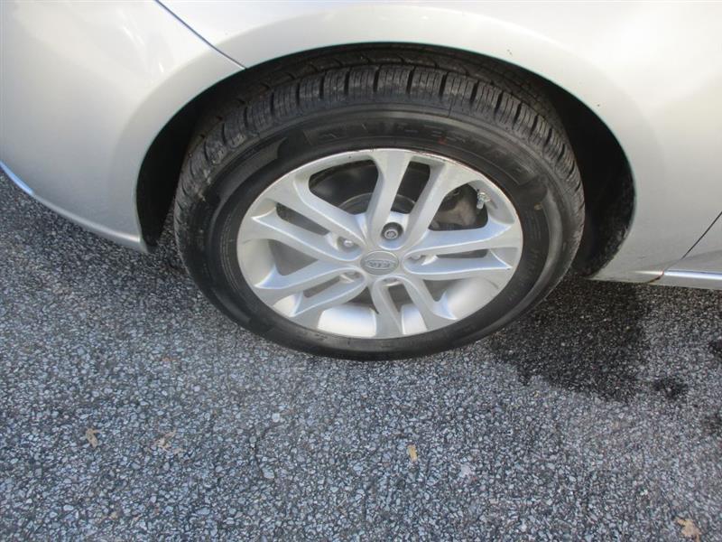 Kia Forte 5-Door EX 2012