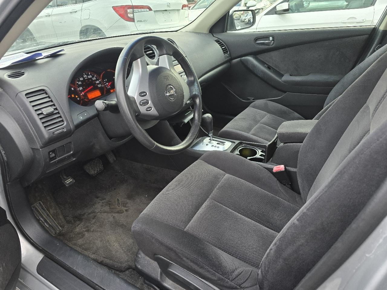 Nissan Altima 4dr Sdn I4 CVT 2.5 S 2009
