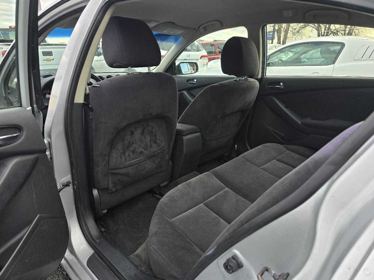 Nissan Altima 4dr Sdn I4 CVT 2.5 S 2009