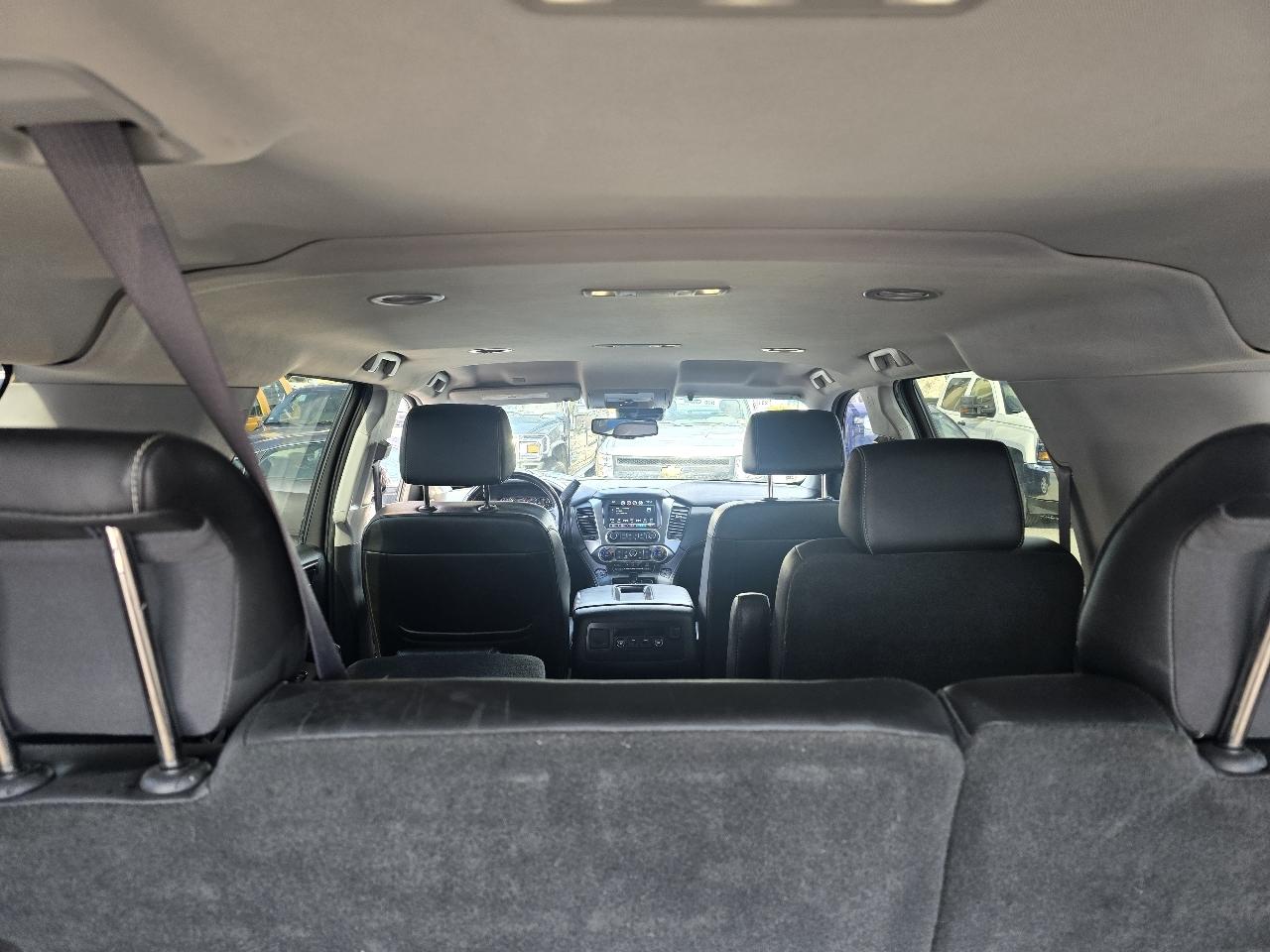 Chevrolet Suburban 4WD 4dr 1500 LT 2017