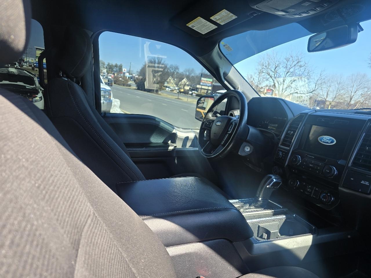 Ford F-150 Platinum 4WD SuperCrew 5.5' Box 2017