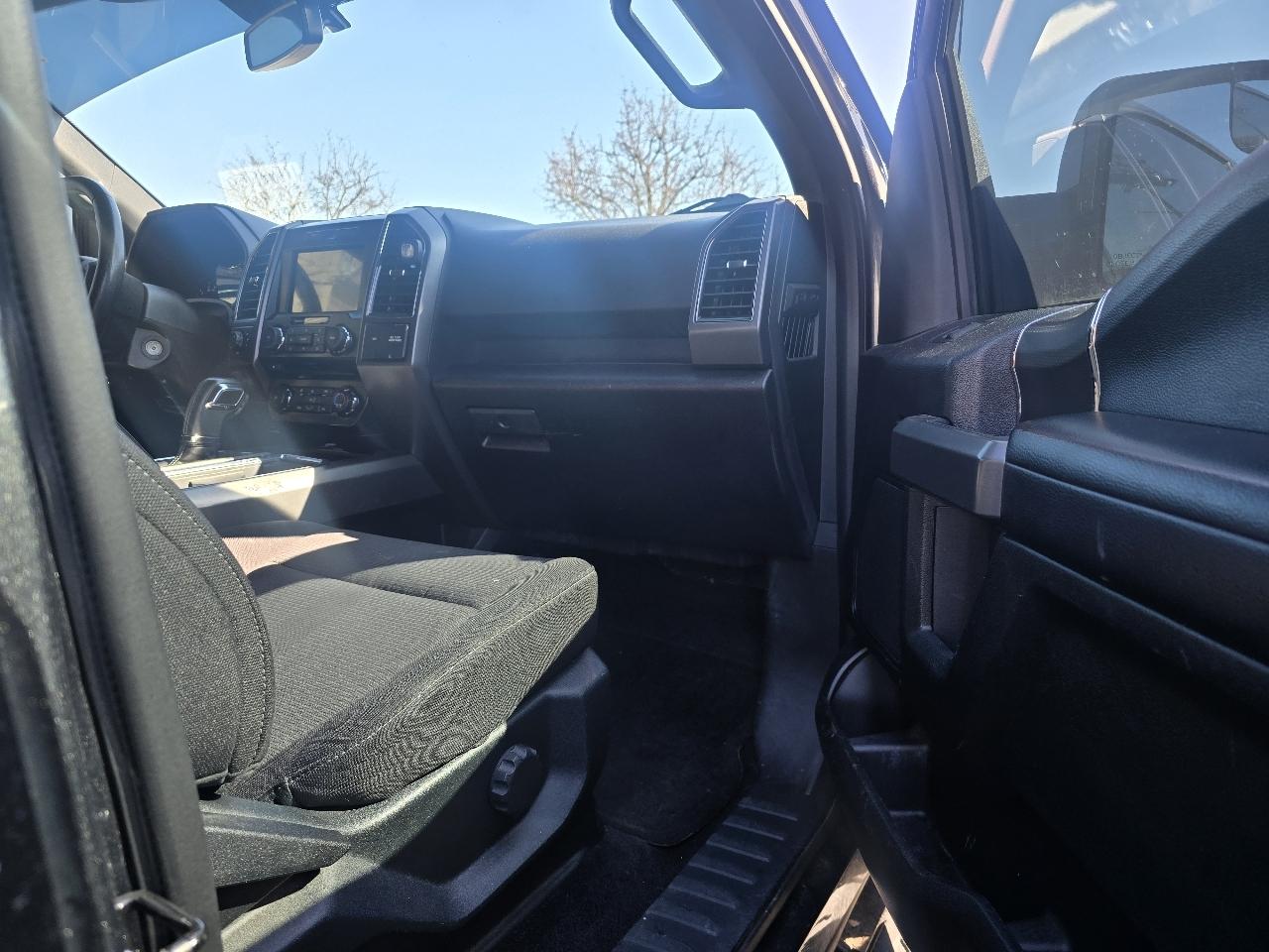 Ford F-150 Platinum 4WD SuperCrew 5.5' Box 2017