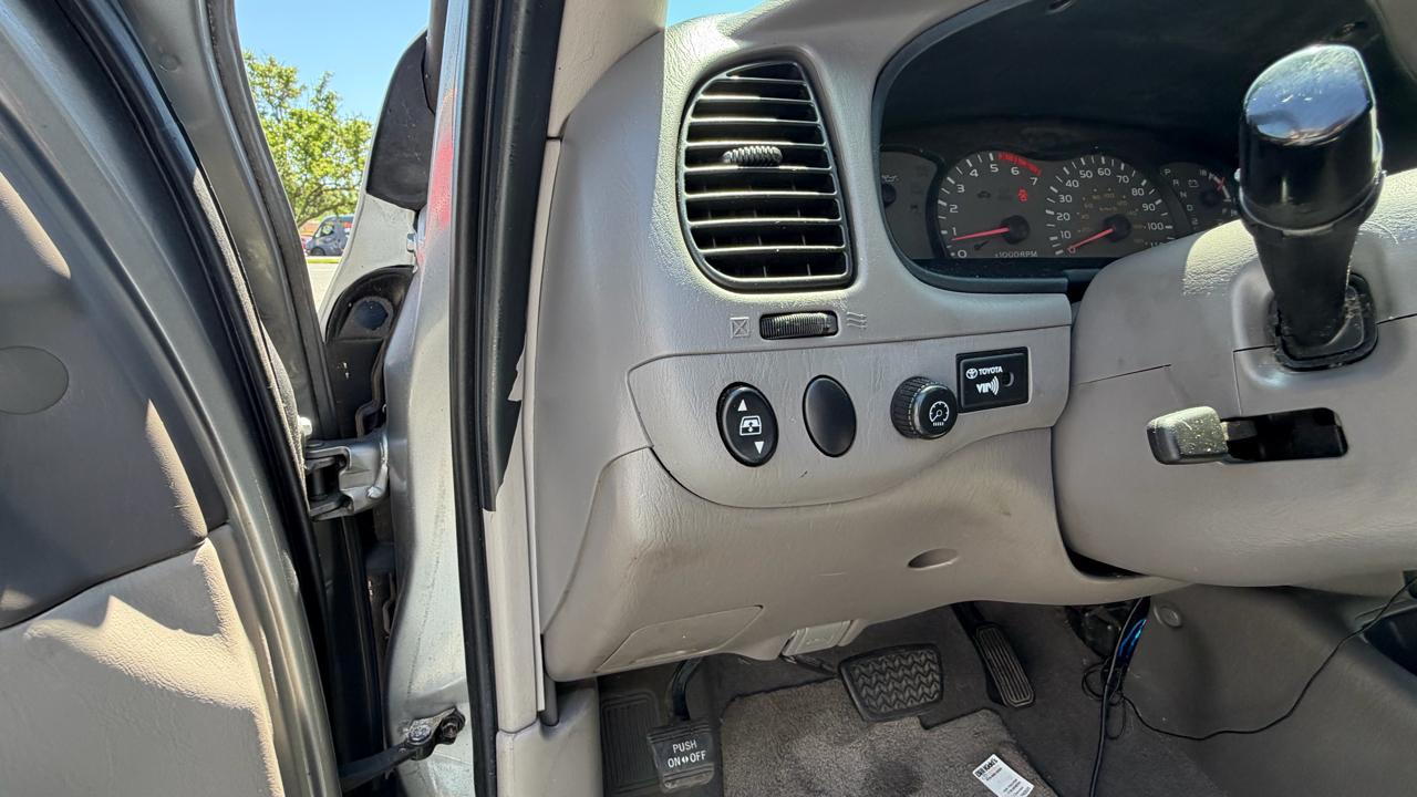 Toyota Sequoia 4dr SR5 (Natl) 2003