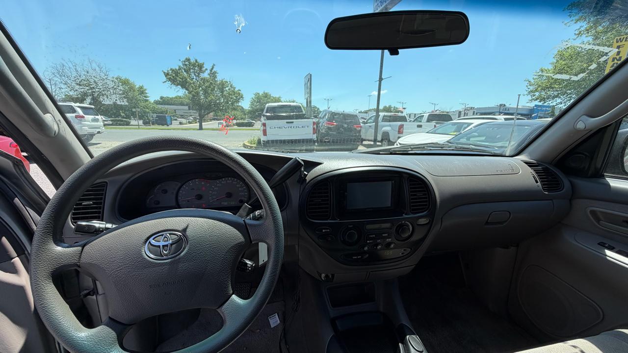 Toyota Sequoia 4dr SR5 (Natl) 2003