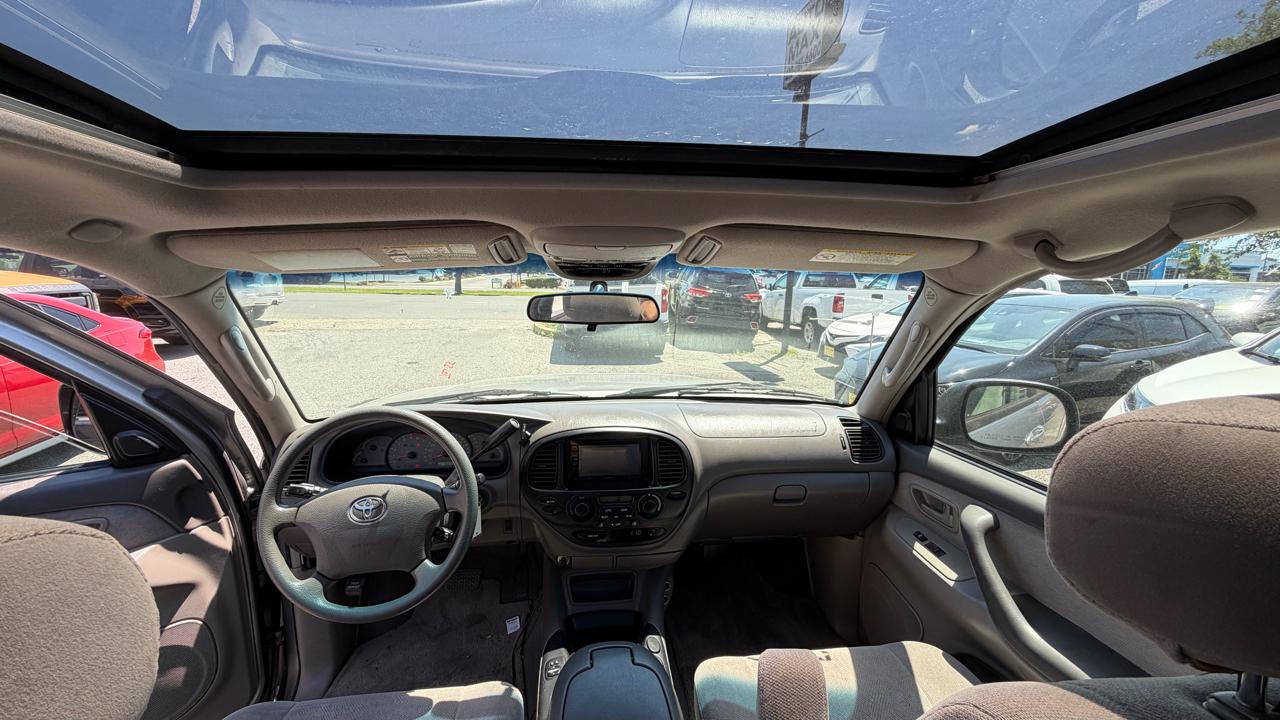 Toyota Sequoia 4dr SR5 (Natl) 2003