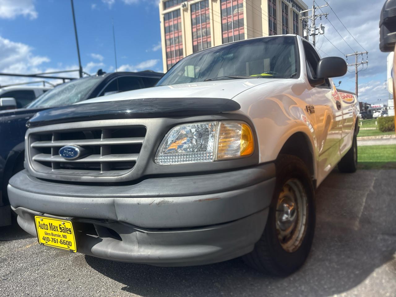 Ford F-150 Reg Cab 120" XLT 2002