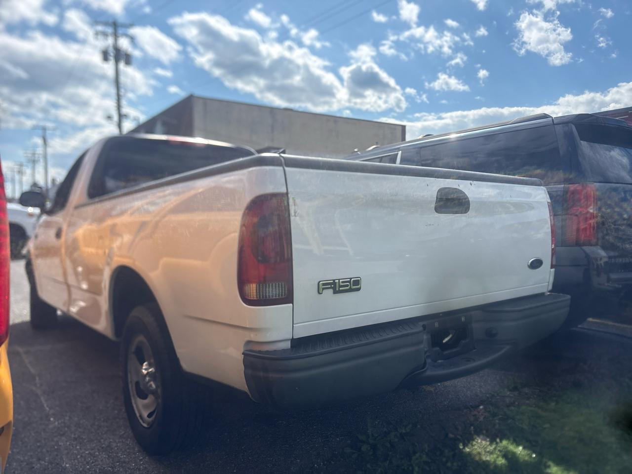 Ford F-150 Reg Cab 120" XLT 2002