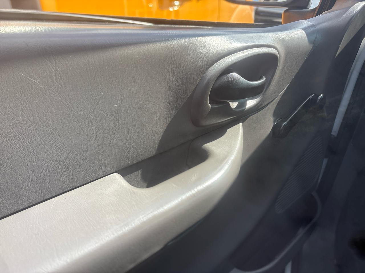 Ford F-150 Reg Cab 120" XLT 2002