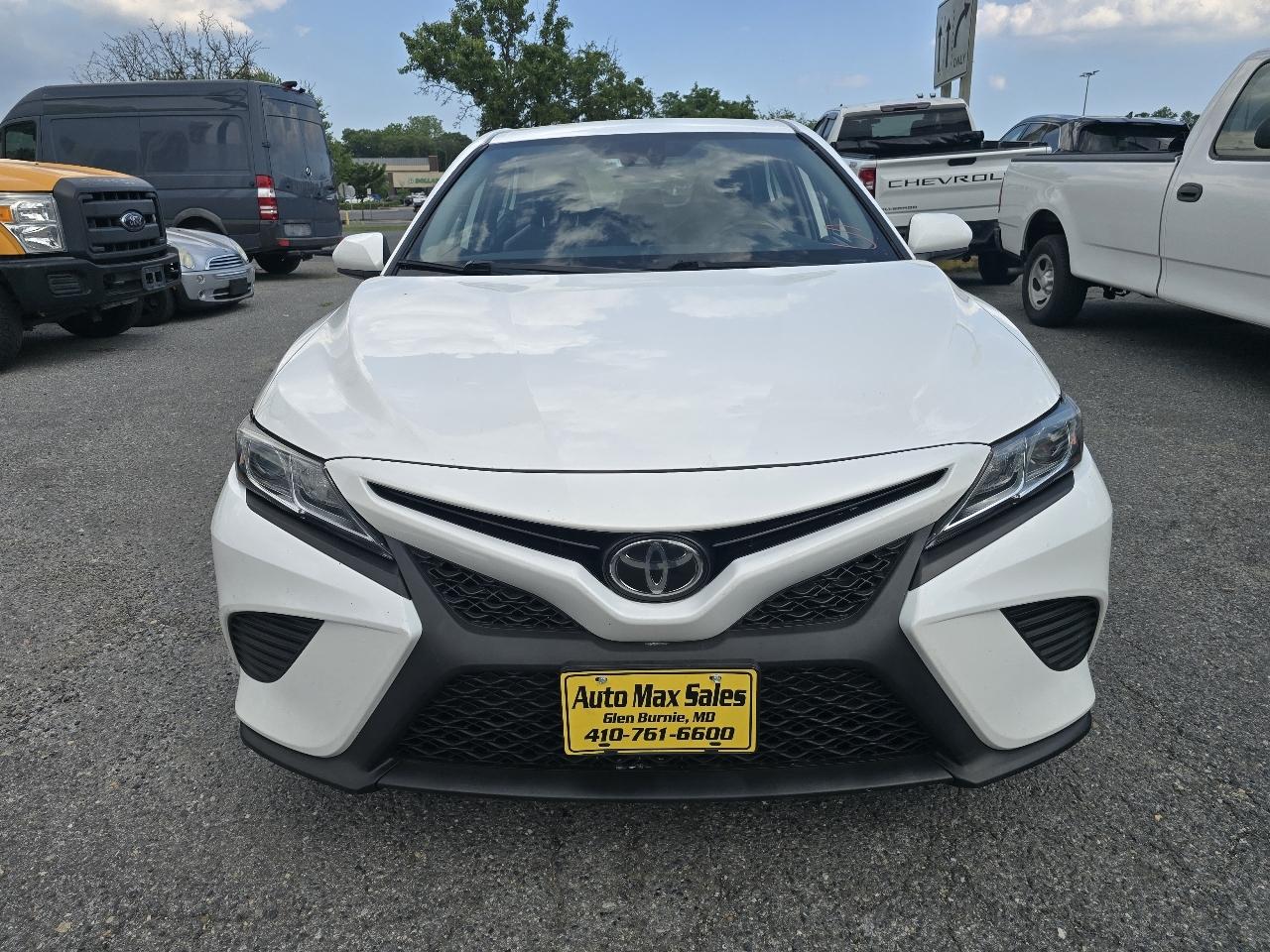 Toyota Camry SE Auto (Natl) 2020