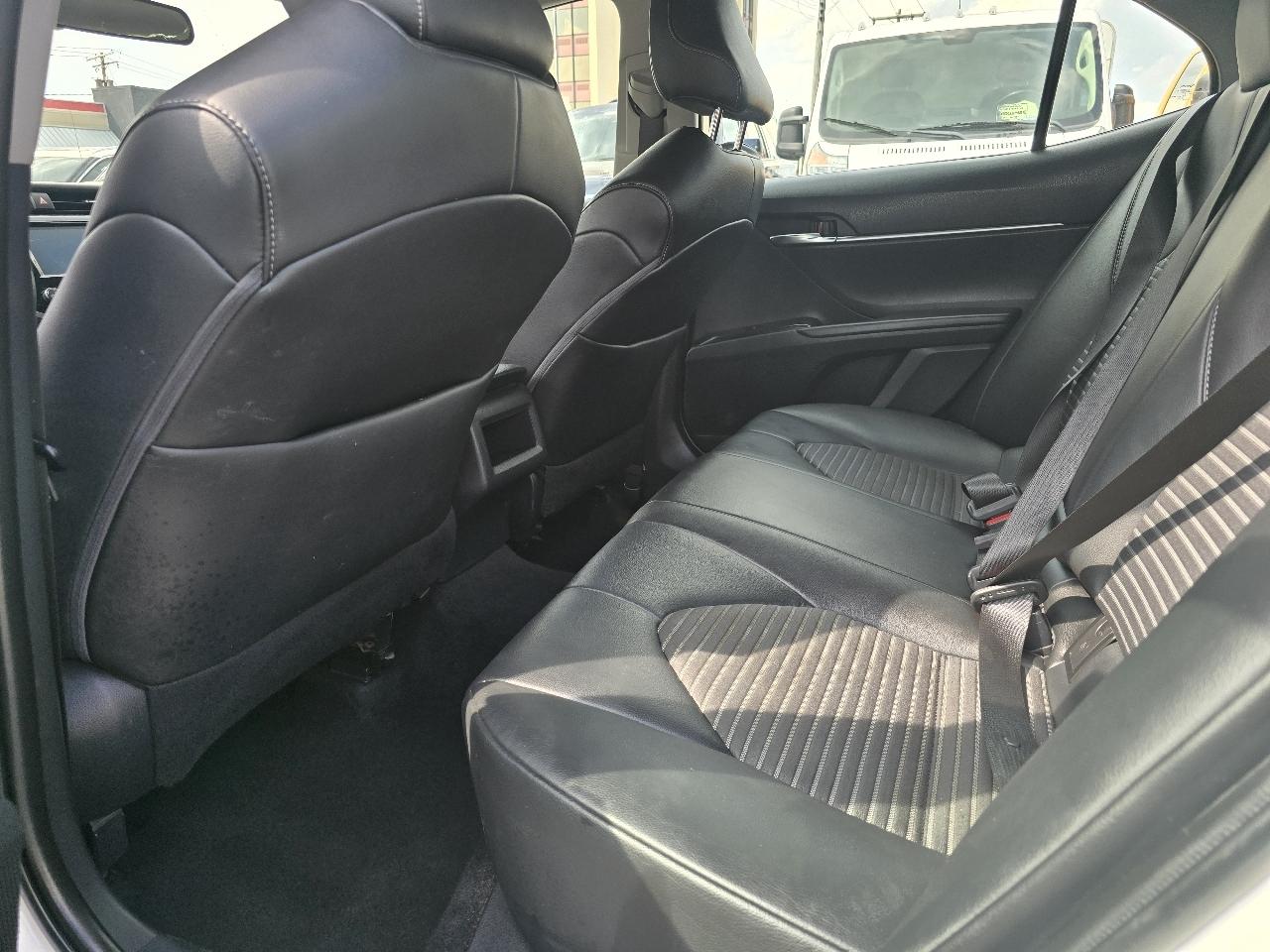 Toyota Camry SE Auto (Natl) 2020