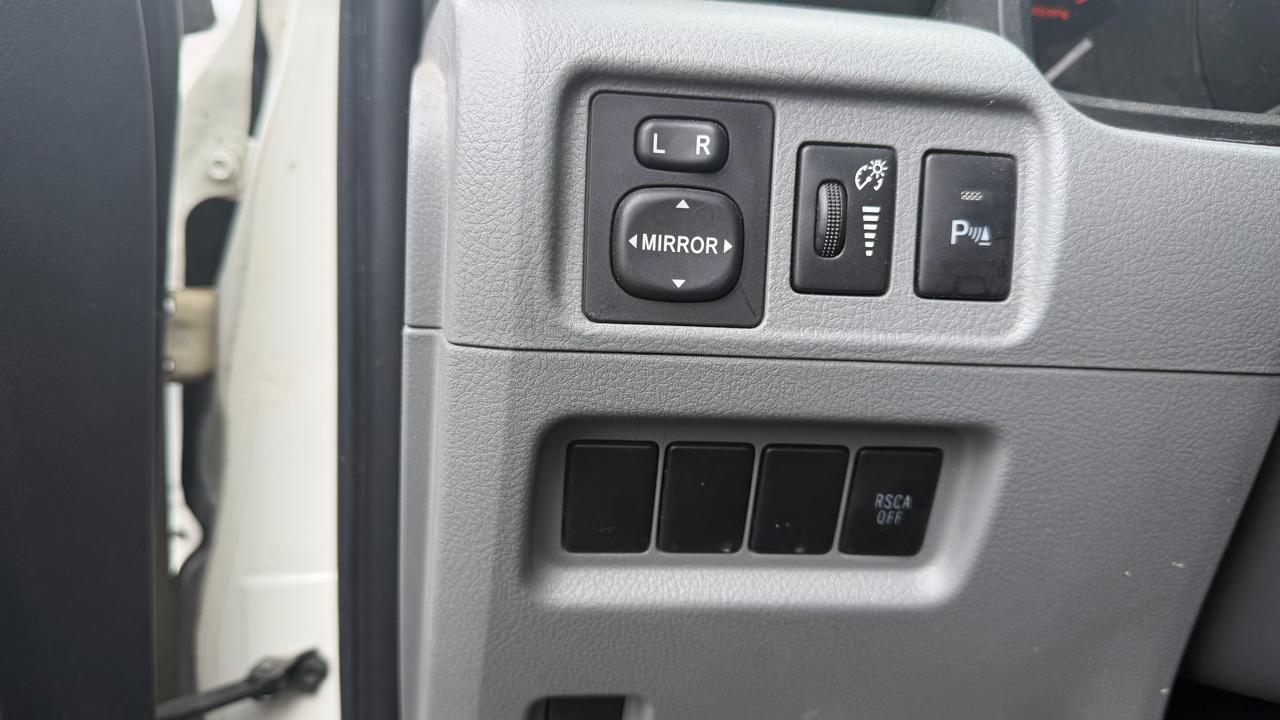 Toyota 4Runner 4WD 4dr V6 Limited (Natl) 2010